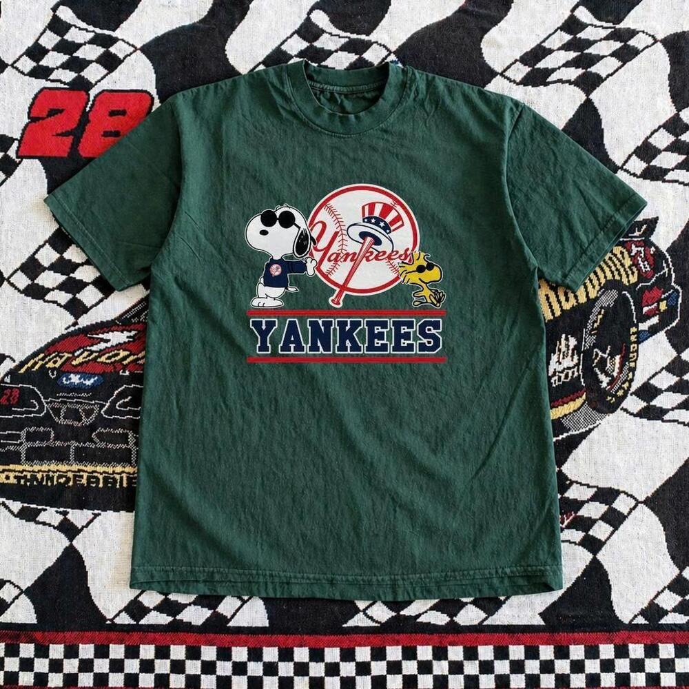 Green 90S Snoopy Peanuts Yankees Tee